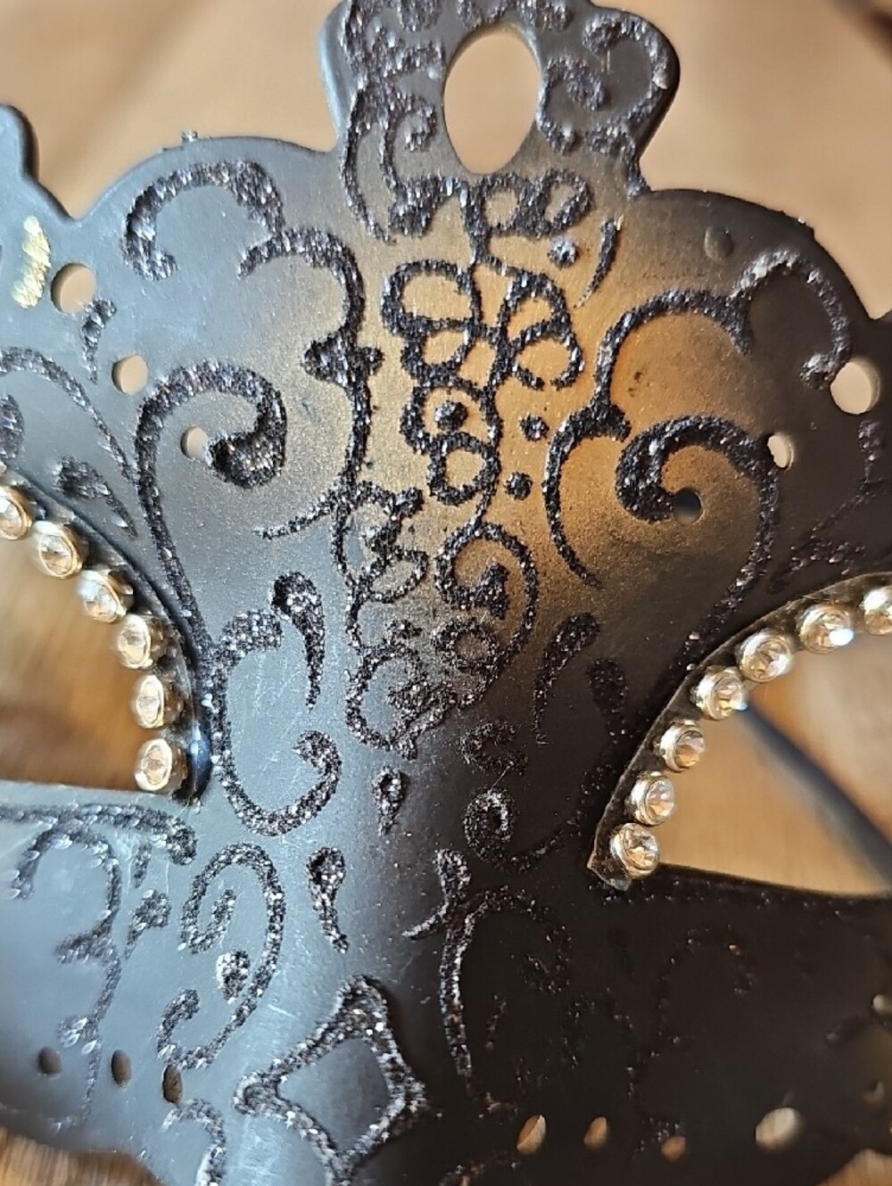 ✨ Beautiful Matching Masquerade Mask Set ✨ - Picture 7 of 10